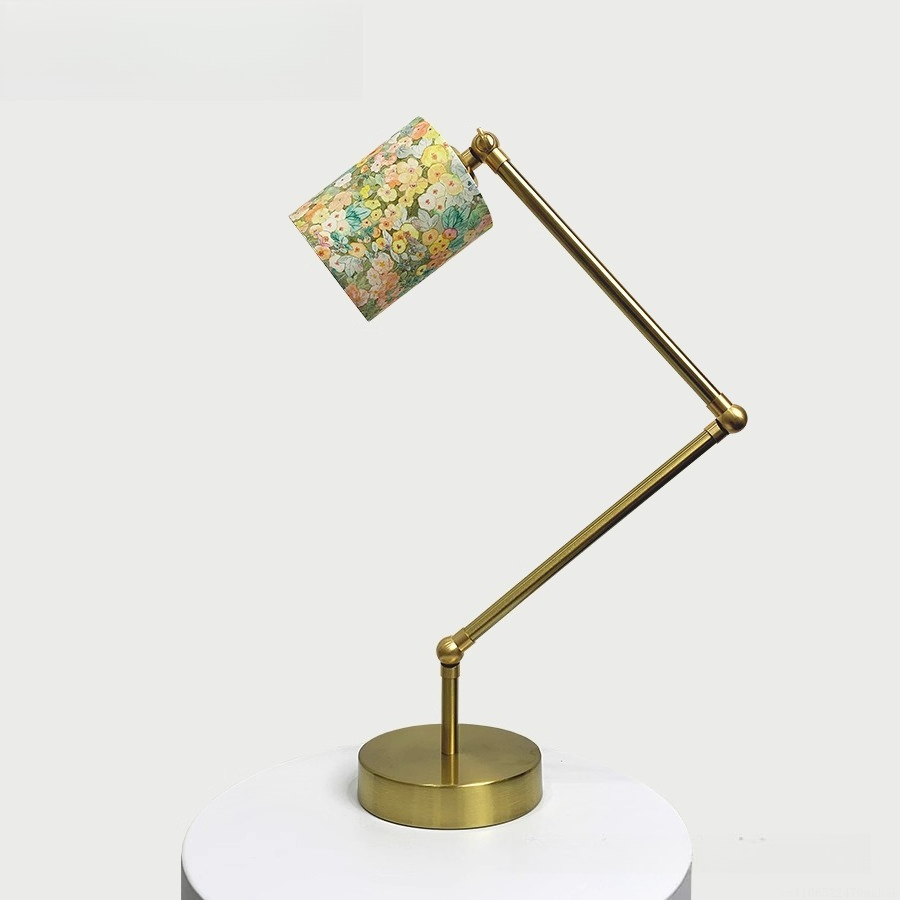 調節可能な読書灯：リバティ生地シェード付きメタルベース、輸入 - Century Textile & Sewing Supply Saskatoon Sk のレビューと価格